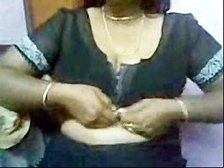 indian mature aunty fucking with her young boyfriend 1
